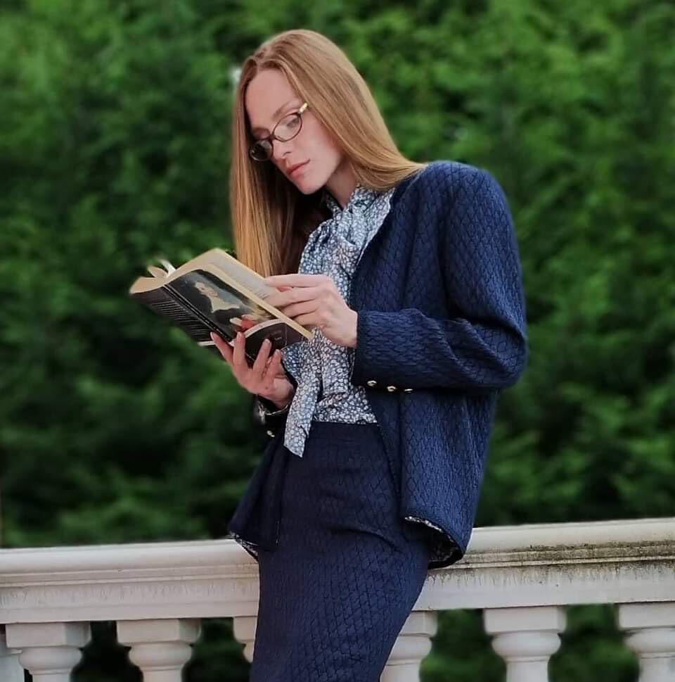 Darya Spiridonov today — a quiet moment away from the spotlight, devoted to reading, reflection, and the rhythm of everyday life.